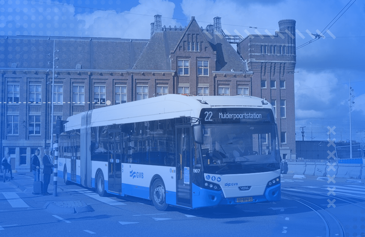 В громадському транспорті